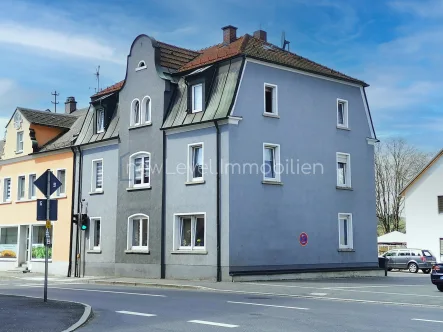 Hausansicht_Front - Haus kaufen in Neustadt an der Waldnaab - ANLAGE-TIPP! Saniertes und gut vermietetes Altstadthaus in zentraler Lage