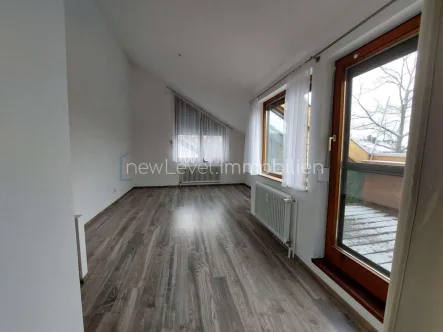 Wohnzimmer - Wohnung mieten in Reutlingen - Moderne 2-Zimmerwohnung mit Aussicht in RT-Betzingen ab sofort zu vermieten