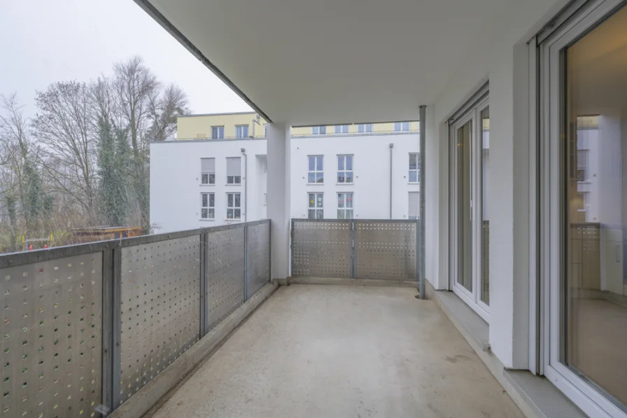 Überdachter Balkon