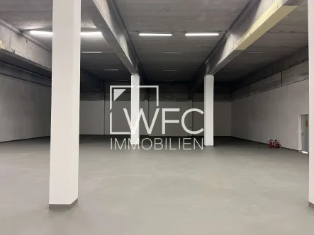 Innen 1 - Halle/Lager/Produktion mieten in München - effiziente Lagerung / Last Mile / ebenerdige- /Rampenandienung / kurzfristig verfügbar / WFC