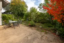 Terrasse mit kleinem Gartenanteil