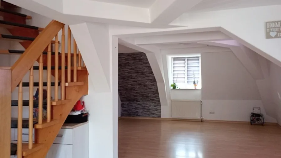 Wohnbereich - Wohnung mieten in Tuttlingen - Wunderschöne Maisonettewohnung im Herzen der Innenstadt – Ihr neues Zuhause!