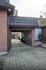 Garage mit Durchfahrt zum Hof