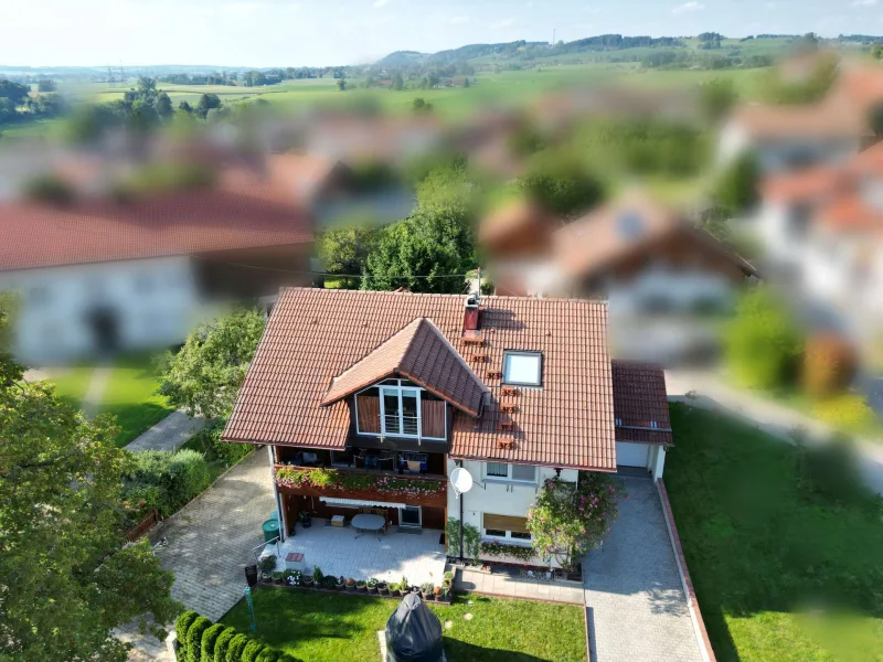 Außenansicht - Haus kaufen in Haldenwang - Großzügiges Zweifamilienhaus mit top Lage im Allgäu