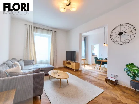 Flori Immobilien - Wohnung kaufen in München - Altbauliebhaber aufgepasst! Historischer Charme trifft moderne Eleganz