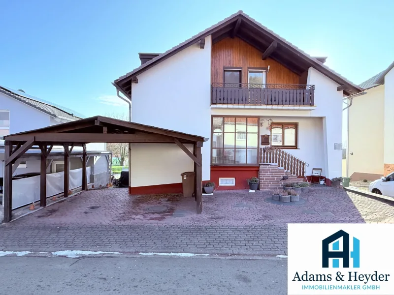 Haus mit Carport - Haus kaufen in Fuldatal - Charmantes & gepflegtes Einfamilienhaus mit separater Dachgeschosswohnung in sehr ruhiger Lage