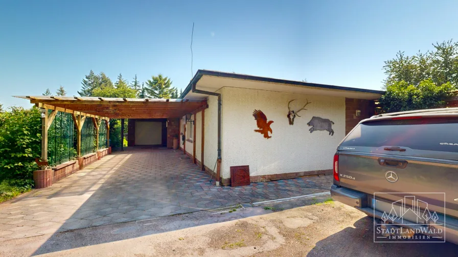 Carport/Garage