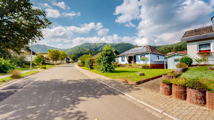 Straße vor dem Haus