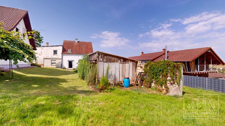 Garten mit Gartenlaube