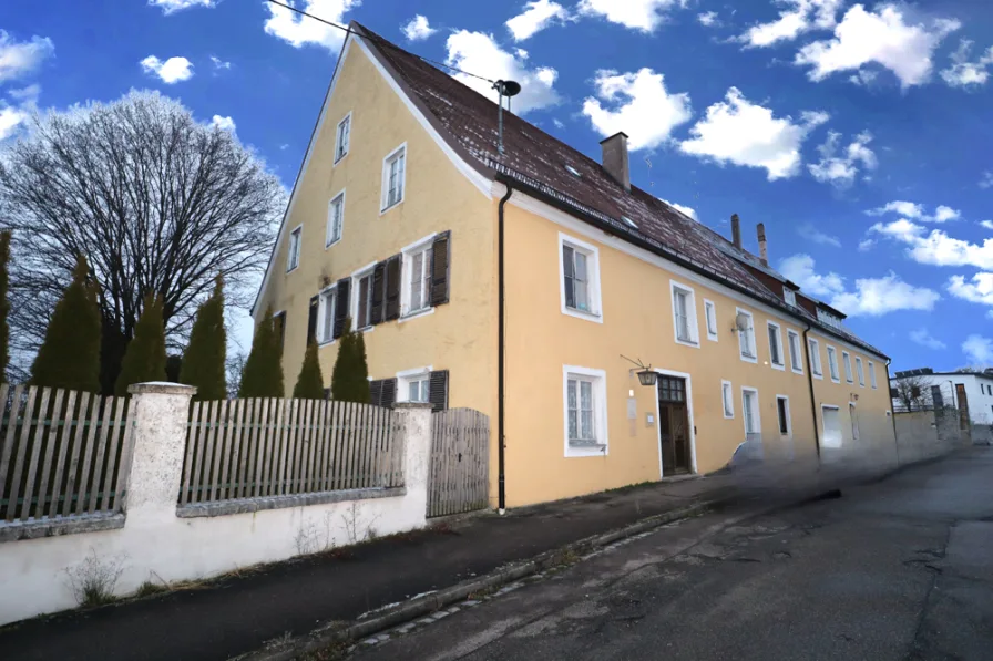 Front 1 - Haus kaufen in Monheim - ** Gelegenheit ** Denkmalschutz Objekt mit sehr viel Potenzial