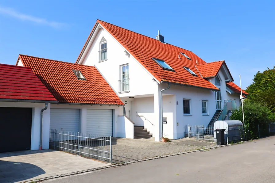 Front - Haus kaufen in Karlskron - ** Top Angebot** Familienfreundliches EFH 260 m² mit Einliegerwohnung in Karlskron