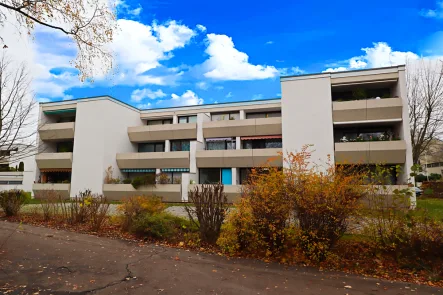 Rückseite - Wohnung kaufen in Ingolstadt - Exklusive 2-Zim-Eigentumswohnung in Top-Lage nahe Klinikum Ingolstadt und Westpark, m. Pool, Sauna