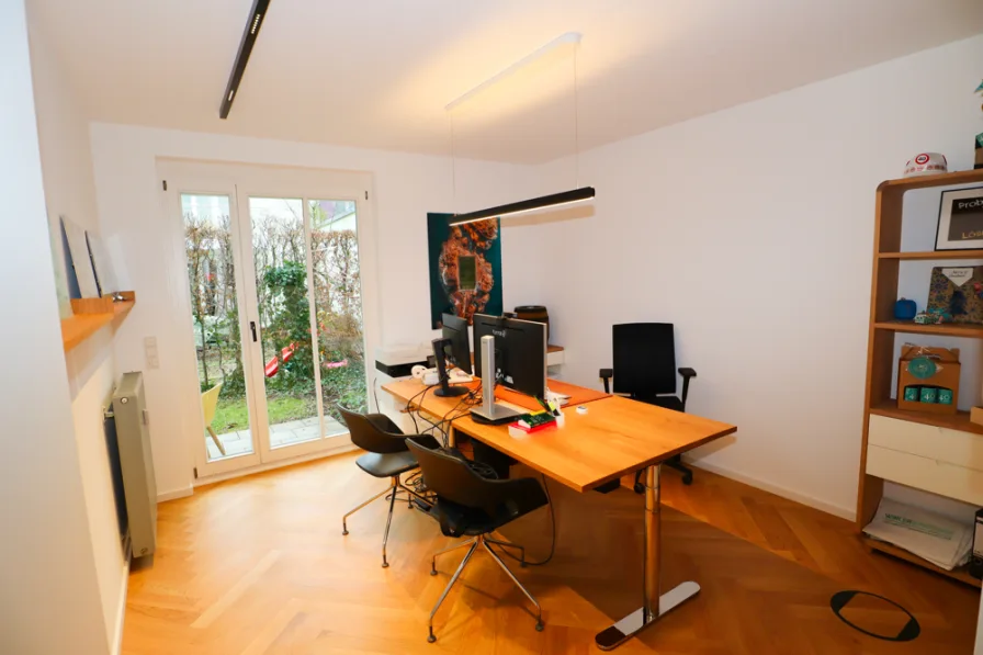 Büro 1