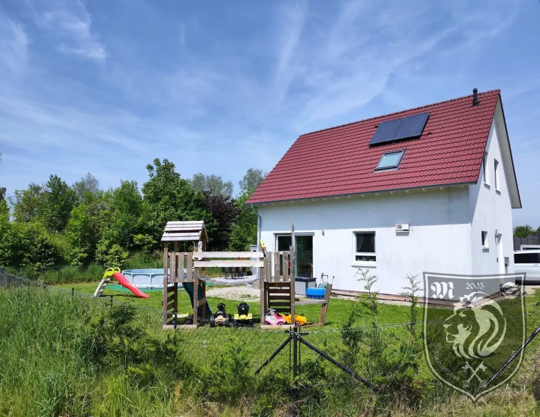 Ansicht - Haus kaufen in Buttenwiesen - Gut aufgeteiltes Einfamilienhaus in der Energie-Kommune Buttenwiesen