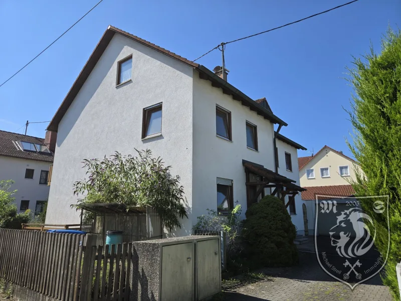 Ansicht - Haus kaufen in Gersthofen - Hervorragend gelegene Doppelhaushälfte in Gersthofen mit viel Charme