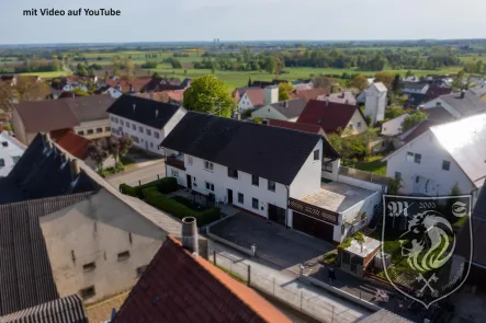 Ansicht - Haus kaufen in Mödingen / Bergheim - Großes, ruhig gelegenes Zweifamilienhaus in Mödingen/Bergheim