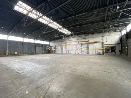 Innenansicht - Halle/Lager/Produktion kaufen in Hamburg - ca. 5.400 m² GEWERBEOBJEKT ZU VERKAUFEN | RAMPE | EBENERDIG | EXKLUSIV