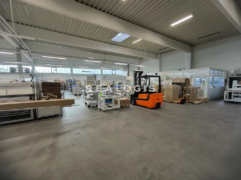 Innenansicht - Halle/Lager/Produktion mieten in Siek - ca. 1.500 m² große Lager- / Produktionsfläche mit Büro in Siek - PROVISIONSFREI