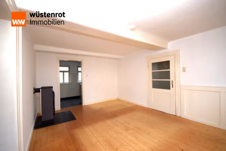 Wohnzimmer - Wohnung mieten in Fulda / Johannesberg - Gemütliche 2 Zimmer-Fachwerk-Wohnung mit Holzofen - Perfekt für Individualisten - Separater Eingang!