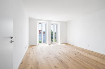 Wohnzimmer - Wohnung mieten in Augsburg - Traumhafte, kernsanierte 3-Zimmer-Whg. mit Balkon in historischen Altbau