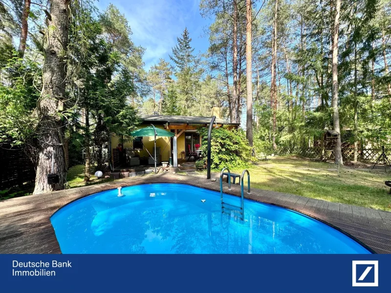 Pool - Haus kaufen in Zühlsdorf - Idylle pur! 1.098 m² Baugrundstück mit Wochenendhaus, Bungalow, Saunahütte & Pool im Bestand!