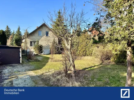 Vorgarten - Haus kaufen in Berlin - Geräumiges Massivhaus mit Ambitionen im Zentrum von Mahlsdorf!