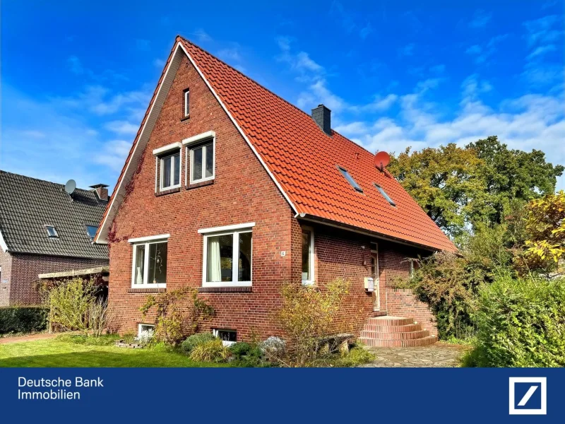 Frontseite Haustür - Haus kaufen in Aurich - In sehr guter Lage von Aurich liegt dieses modernisierte und gemütliche Juwel