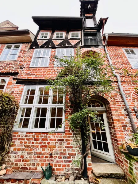 Rückansicht - Haus kaufen in Lüneburg - Historisches Stadthaus im Herzen von Lüneburg