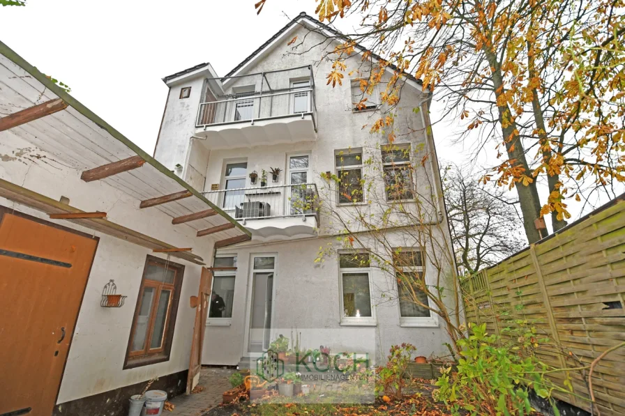 Rückansicht - Haus kaufen in Bremerhaven - Attraktives Jugendstil-Dreifamilienhaus im grünen Herzen vom Klushof mit Potential