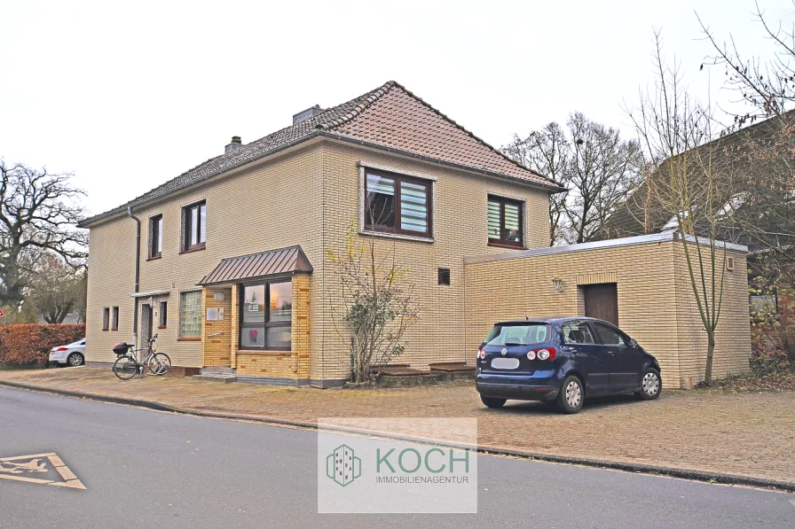 Ansicht-1 - Haus kaufen in Schiffdorf - Arztpraxis und Wohnung zur Kapitalanlage in Schiffdorf