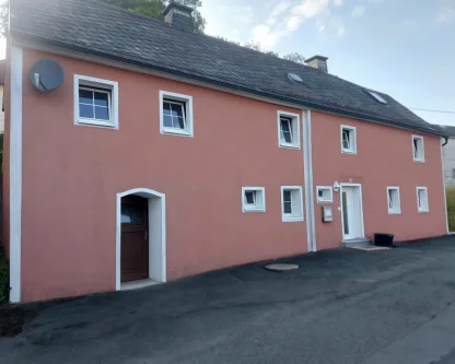  - Haus kaufen in Selbitz - Freistehendes Einfamilienhaus mit Doppelgarage und Grundstück