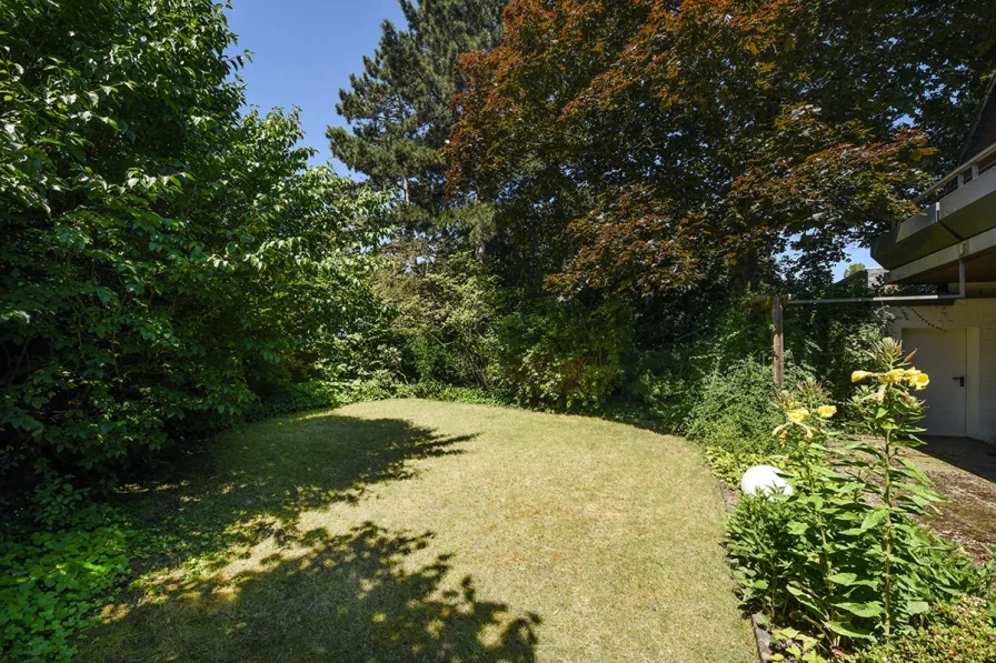 Südgarten vor Terrasse