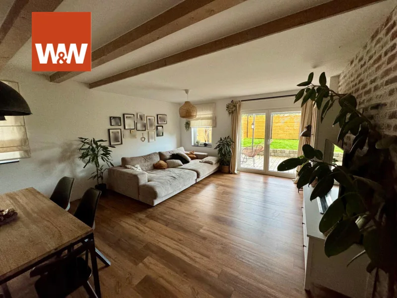 Wohnzimmer - Haus kaufen in Schkopau Raßnitz - Exklusives Wohnhaus in Schkopau OT Raßnitz – Garage, modernisierte Ausstattung und viel Platz