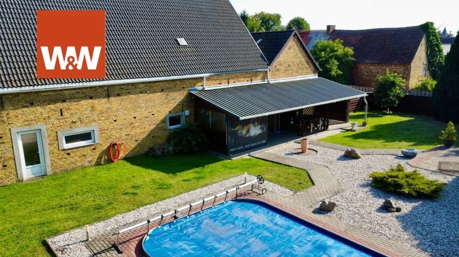 Garten - Haus kaufen in Lutherstadt Wittenberg - Sofortige Einnahmen dank PV-Anlage! Einzigartiger Vierseithof mit Pool, Scheune und Einliegerwohnung