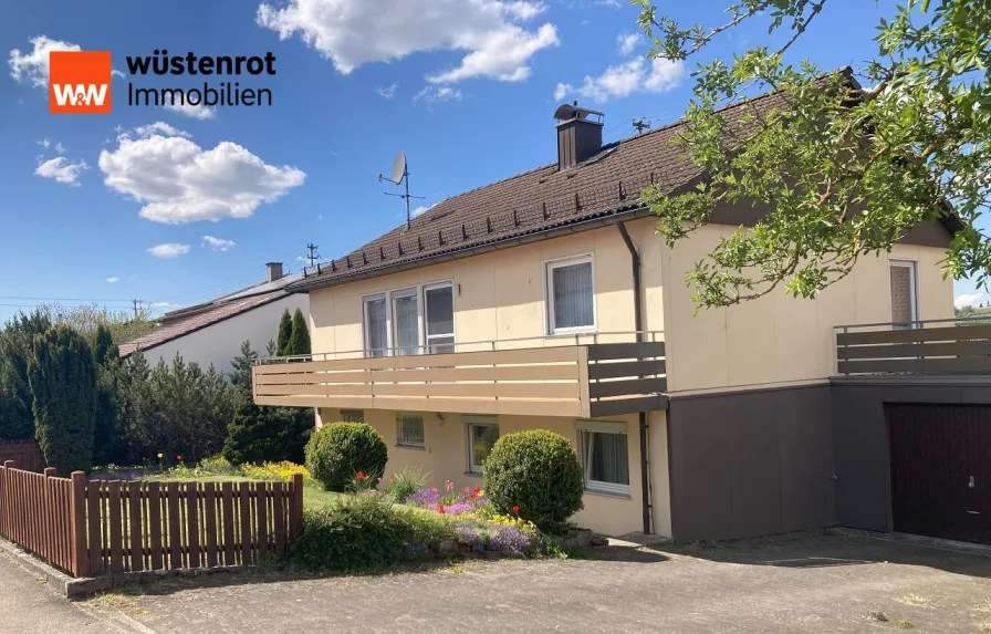 Ansicht - Haus kaufen in Steinheim am Albuch - Wohnhaus in wunderschöner Lage mit Raum für die ganze Familie