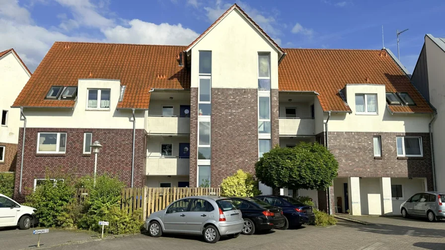 Außenansicht - Wohnung kaufen in Zetel - ***Rendite-Chance: 4 ETW auf einer Etage***