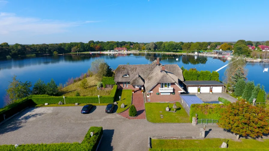 Luftaufnahme - Haus kaufen in Aurich - Einzigartig...in jeder Hinsicht...