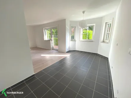  - Wohnung kaufen in Wolframs - Eschenbach - Neues Eigenheim oder lukrative Kapitalanlage? Renovierte 3-Zimmer-Whg. mit Garten flexibel nutzbar!