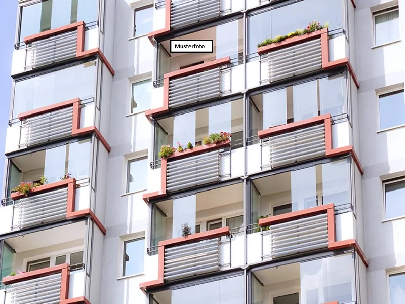 Eigentumswohnung - Wohnung kaufen in Großenhain - Etagenwohnung in 01558 Großenhain, Dr.-Eichmeyer-Str.