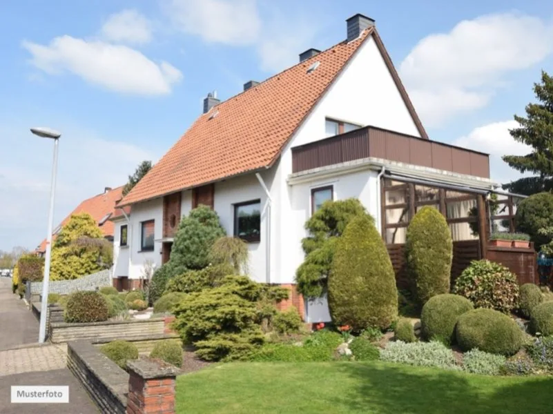 ansprechendes_EFH_2_Musterfoto - Haus kaufen in Frankfurt - Zwangsversteigerung Einfamilienhaus in 60437 Frankfurt, Grubweg