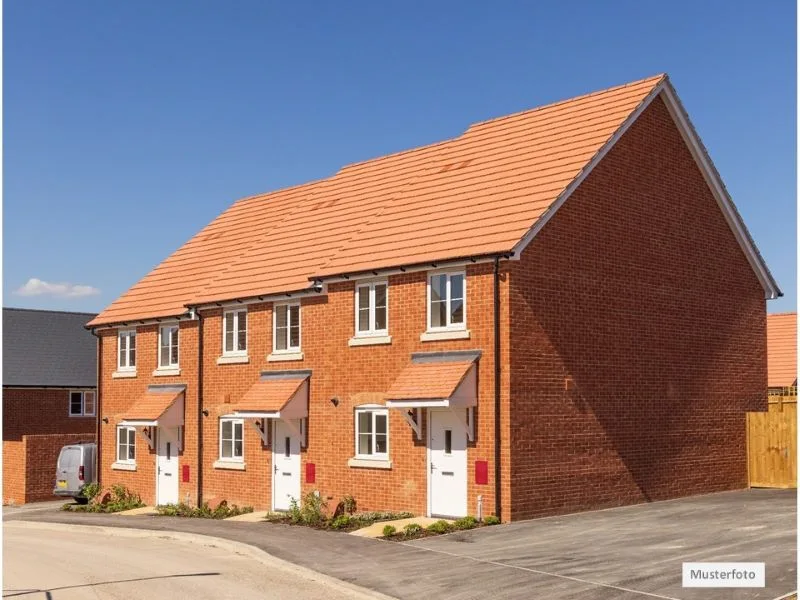 gepflegtes_Einfamilienhaus_2_Musterfoto - Haus kaufen in Delmenhorst - Doppelhaushälfte in 27753 Delmenhorst, Rückertweg