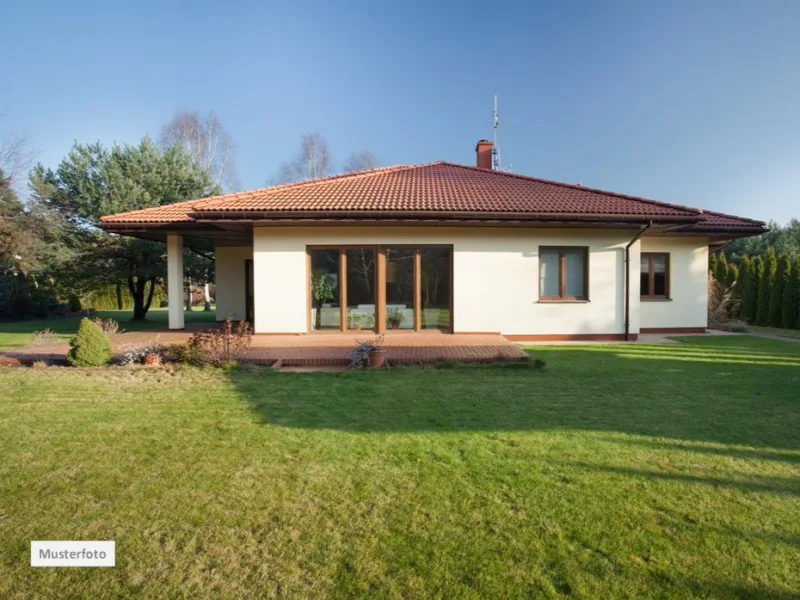 individuelles_EFH_1_Musterfoto - Haus kaufen in Reichertshausen - Zwangsversteigerung Einfamilienhaus in 85293 Reichertshausen, Grafinger Ring