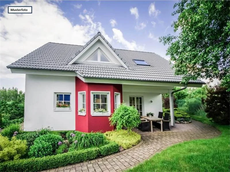 Einfamilienhaus_Vorderansicht - Haus kaufen in Wittmund - Einfamilienhaus in 26409 Wittmund, Hauptstr.