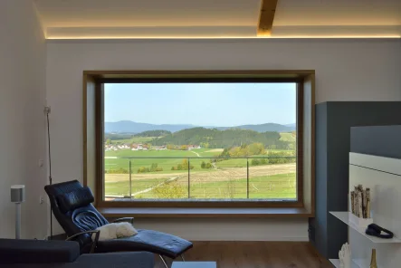 Panoramaausblick - Haus kaufen in Kirchberg im Wald - Design-Juwel: Pure Perfektion mit spektakulärer Kulisse