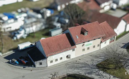 Südansicht - Haus kaufen in Eitting - Wohn- und Geschäftshaus in hervorragender Lage und vielen Nutzungsmöglichkeiten