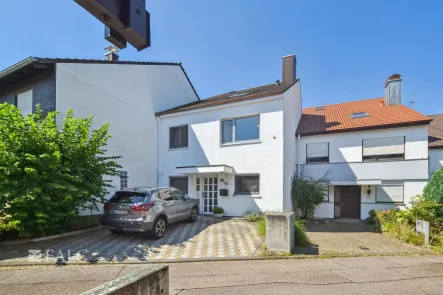 Treten Sie ein! - Haus kaufen in Waldbronn - Exklusives Wohnjuwel mit 7,5 Zimmern und Einliegerwohnung in ruhiger Lage