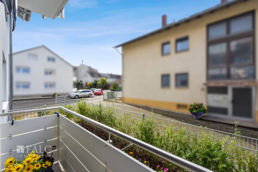 Loggia mit eigenem Vorgarten