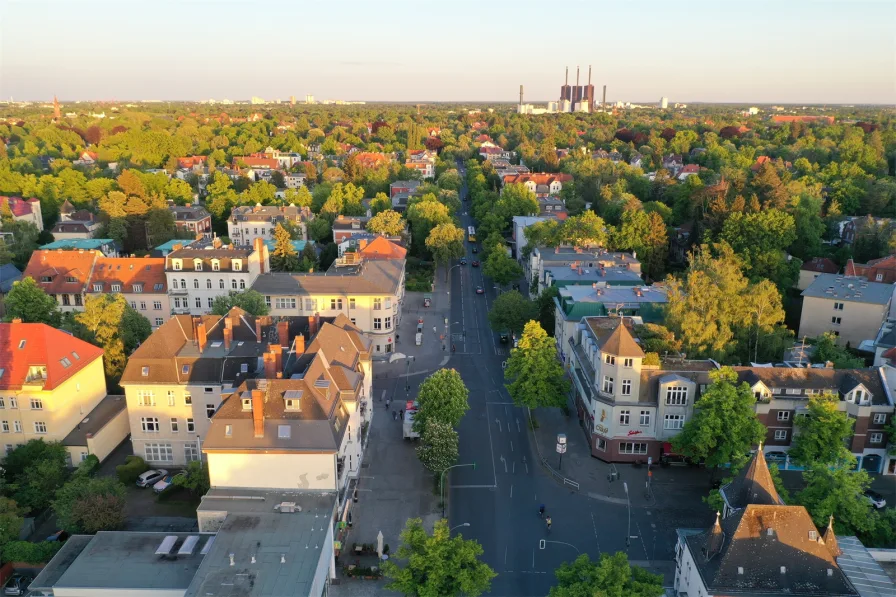 S-Bahn Lichterfelde-West - Haus kaufen in Berlin - 1.080 qm Sonnengrundstück mit Villa zum Sanieren & Erweitern für 450 qm Wfl in historischer Lage