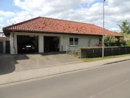 Bungalow mit Doppelgarage