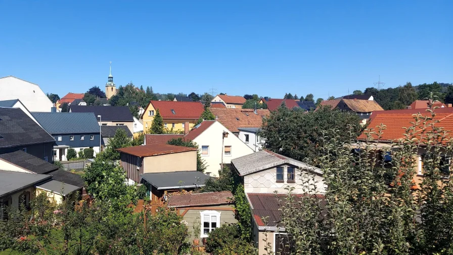 Blick aus dem Fenster im DG